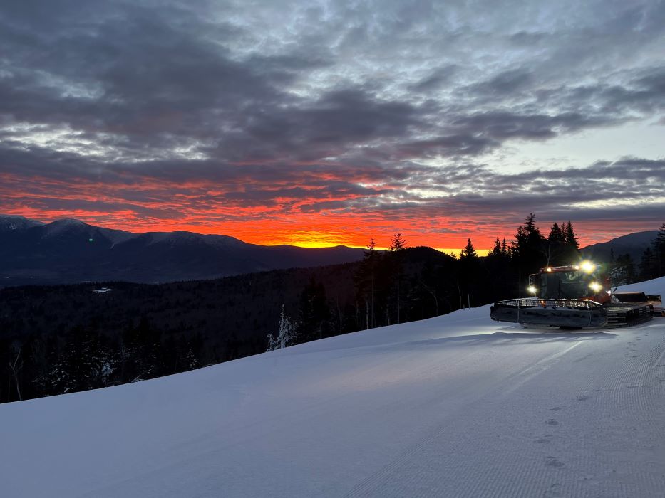 A beautiful sunrise shot from our groomer team! 